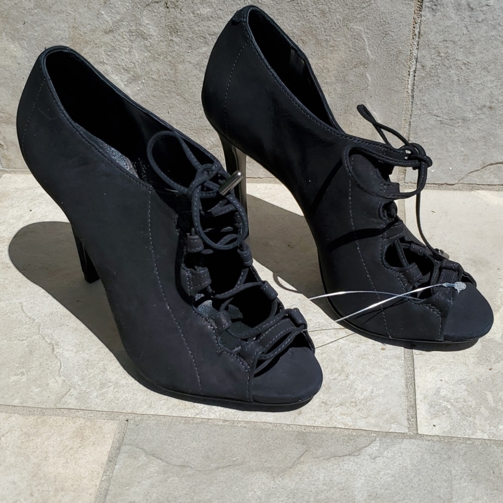 NEW SCHUTZ lace up heels